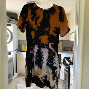 Cute cocktail dress w/ pockets!